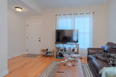 Main picture of 114 Hearthstone Dr