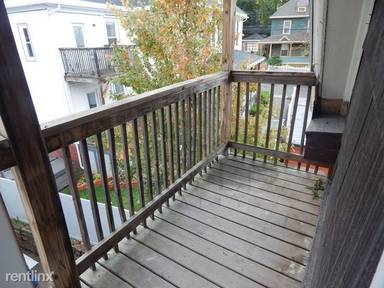 Main picture of 483 Medford St