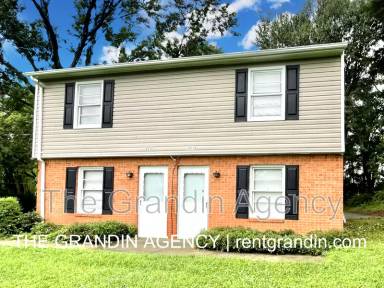 Main picture of 4536 Ohio St NE