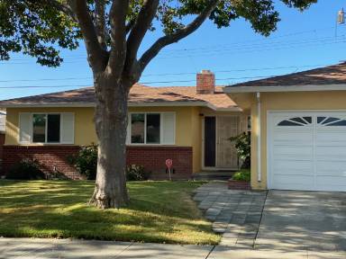 Main picture of 2200 Menzel Pl