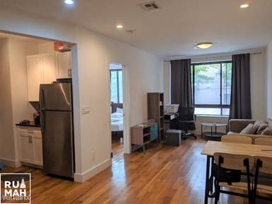 Main picture of 194 Stuyvesant Ave