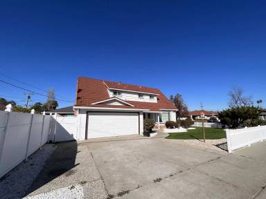 Main picture of 4125 Payne Ave