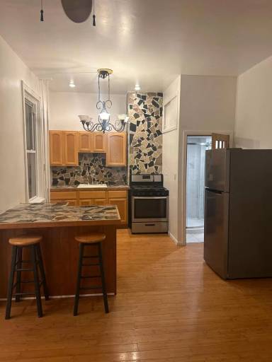 Main picture of 510 W Girard Ave