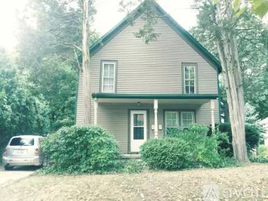 Main picture of 311 Plymouth Ave NE