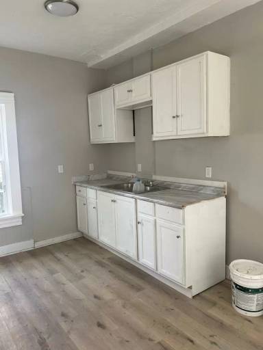 Main picture of 7130 Claasen Ave