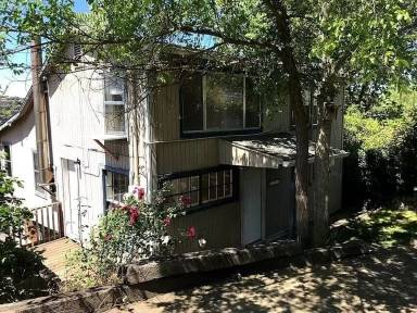 Main picture of 1592 SE Eddy St