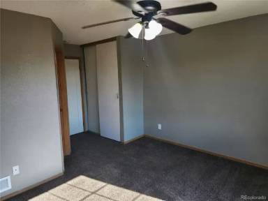 Main picture of 950 S Paris Ct
