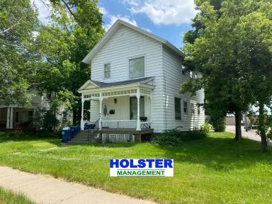 Main picture of 803 1/2 Franklin St