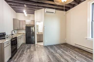 Main picture of 218 E Kemp Ave