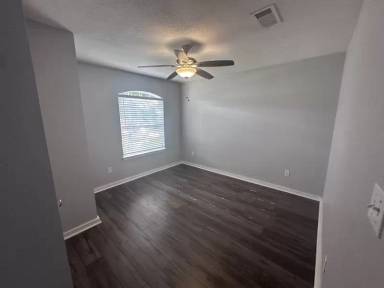 Main picture of 20 Stowe Rd