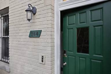 Main picture of 264 16th St SE