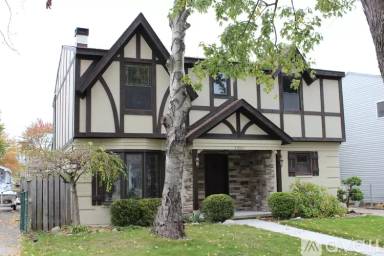 Main picture of 23265 Doremus St