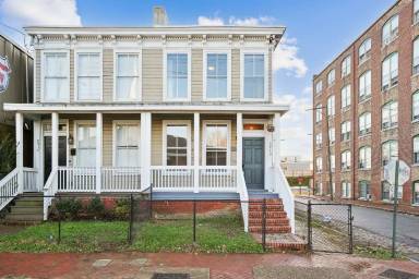 Main picture of 2415 Venable St