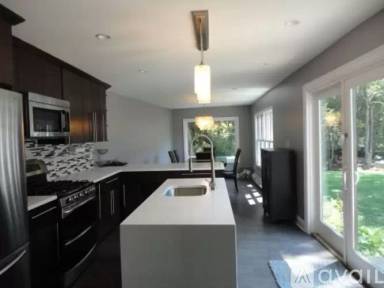 Main picture of 678 Saddle River Rd