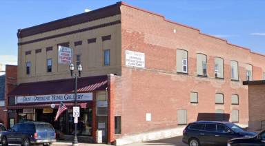 Main picture of 619 Broadway St