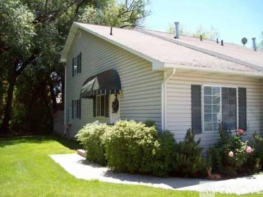 Main picture of 190 W 700 N