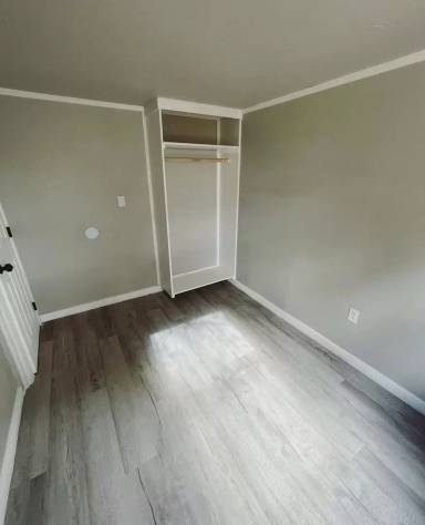 Main picture of 2045 W 12th St