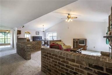 Main picture of 7616 Jerome Dr