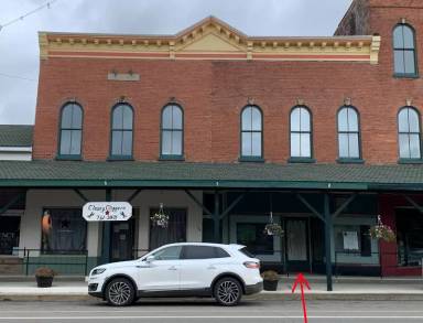 Main picture of 123 W Main St