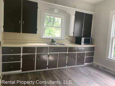 Main picture of 1222 Bridge St NW