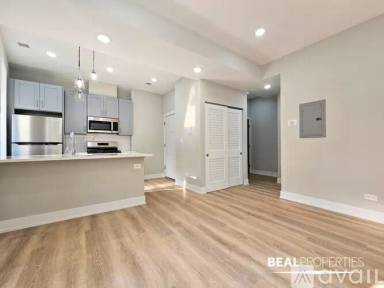Main picture of 428-438 W Belden Ave