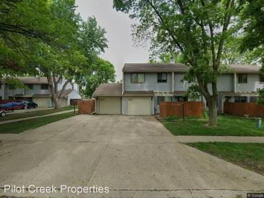 Main picture of 977 10th Ave NW