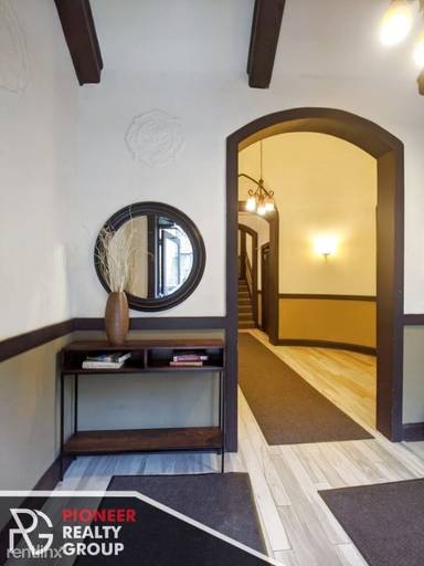 Main picture of 612 W Patterson Ave