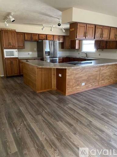 Main picture of 4606 S Freya St