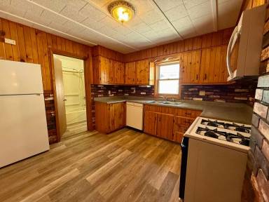 Main picture of 903 8th Ave