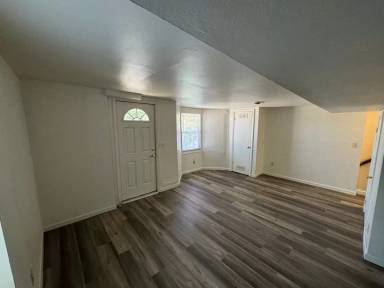Main picture of 2818 W Saint Paul Ave