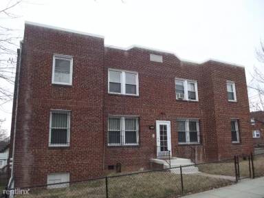 Main picture of 2220 Q St SE