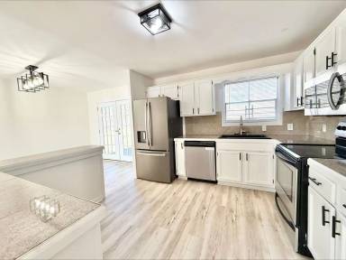 Main picture of 6 Brookside Cir