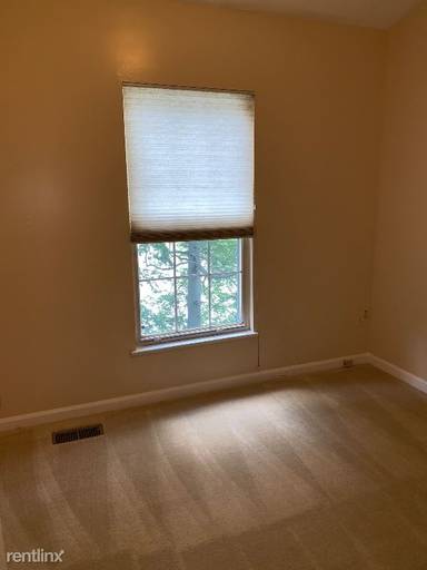 Main picture of 613 Brookedge Ct
