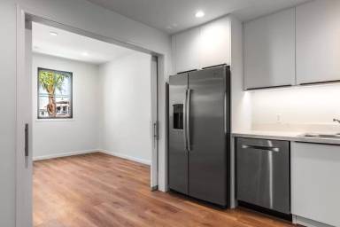 Main picture of 951 S Wilton Pl