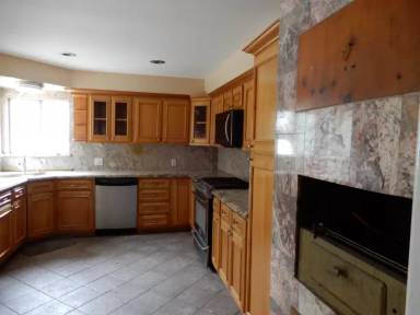 Main picture of 14101 Yukon Ave