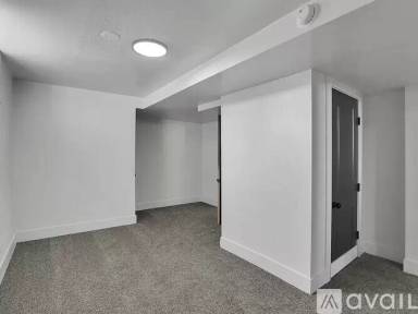 Main picture of 608 S University Rd