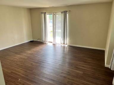 Main picture of 206 Lucas Ln