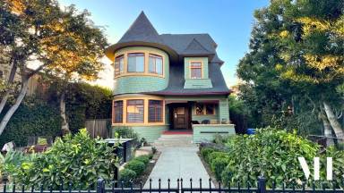 Main picture of 2325 Portland St