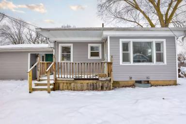 Main picture of 2215 Durand St
