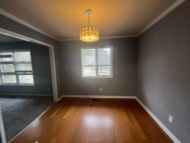 Main picture of 100 Birchwood Ct