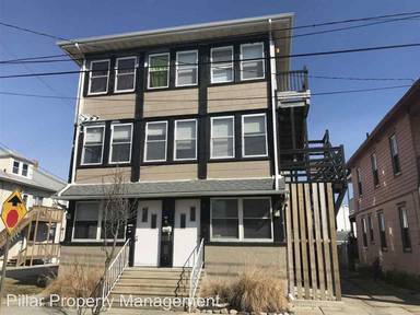 Main picture of 225 E Cresse Ave