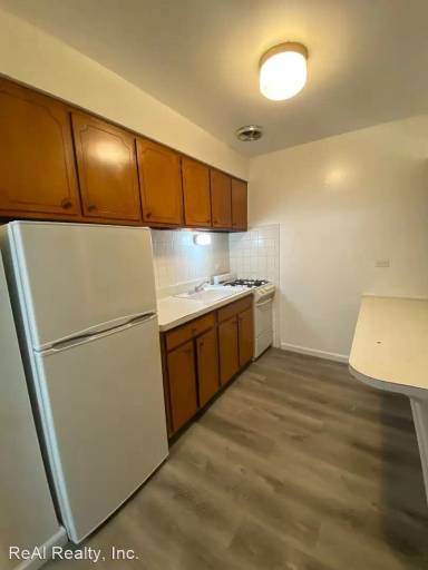 Main picture of 15701 Lamon Ave