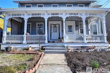 Main picture of 7 Spring St