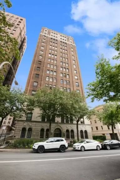 Main picture of 415 W Aldine Ave