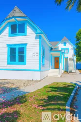 Main picture of 1037 E Santa Clara St