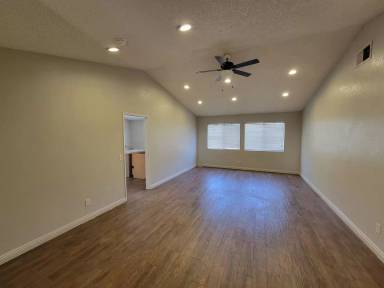 Main picture of 861 W Legion Rd