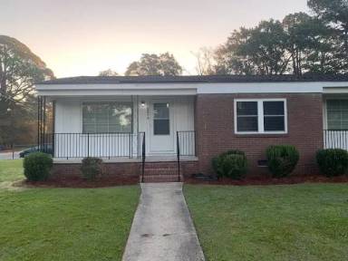 Main picture of 301 Laurel St