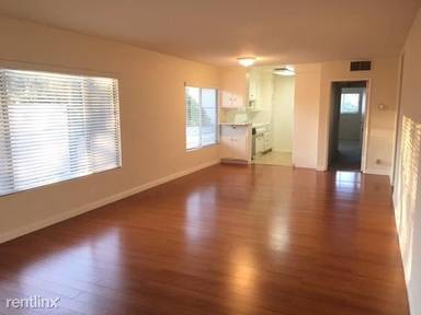 Main picture of 231 N La Peer Dr