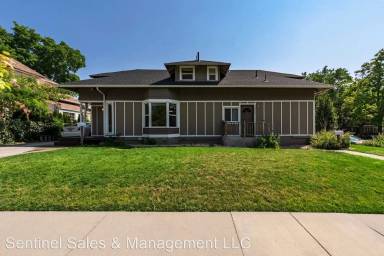 Main picture of 802 E Belmont Ave