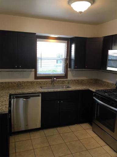 Main picture of 1709 E 31st St